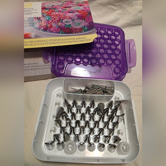 Wilton™ 55-Piece Master Cake & Cupcake Piping Tip Set - Picture 4 of 5